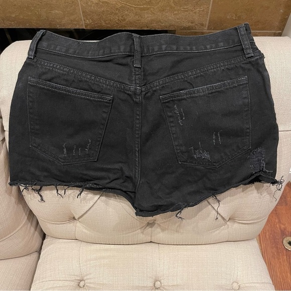 We The Free Black Cut Off Shorts Button Fly Mid rise Sz 31 Inseam 2.5 Distressed - Picture 2 of 8